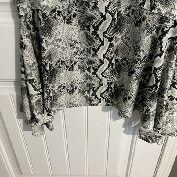 NINA LEONARD Tunic Shark Bite Short Sleeve SNAKE PRINT XL - Picture 4 of 8